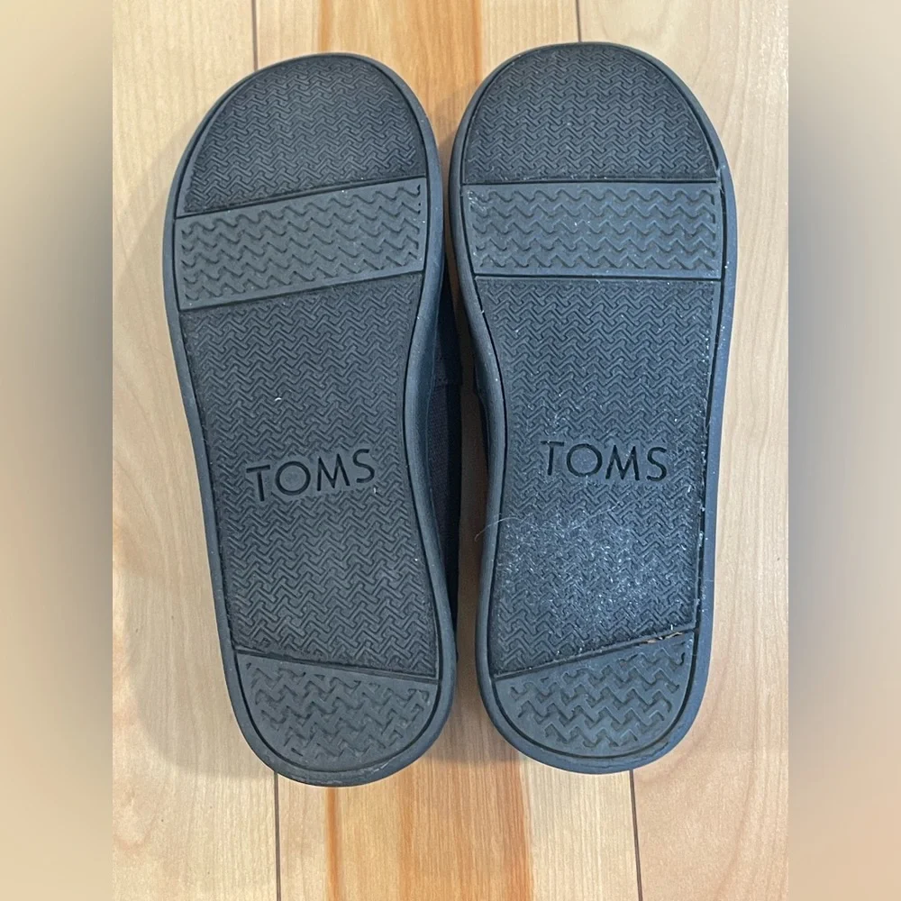 TOMS Canvas Youth Size 1.5‎